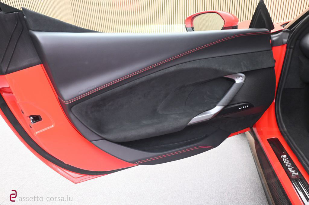 Ferrari 296 GTS*Carbon*Lift*Racing Seats*Neuwertig