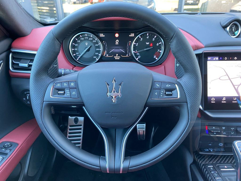 Maserati Ghibli Trofeo V8 Carbon-Pack+Glasdach+Fahrassist