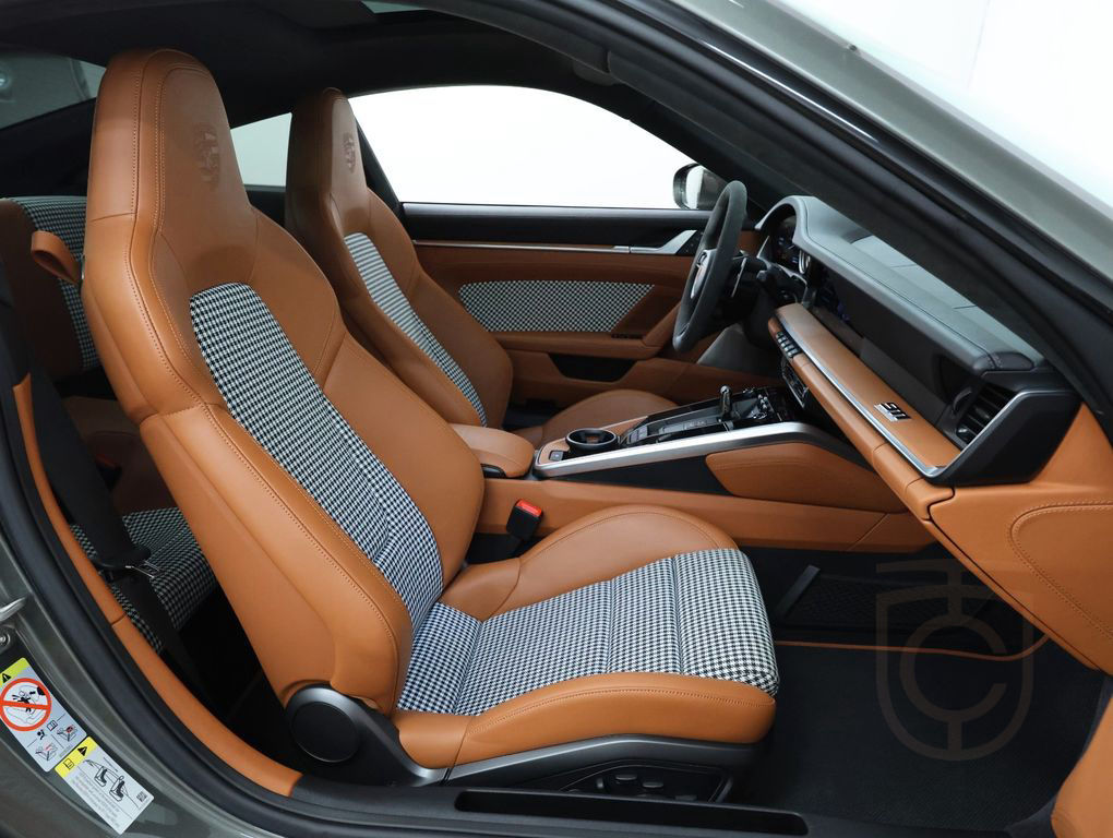 Porsche 911 Turbo S / Heritage Design Classic package