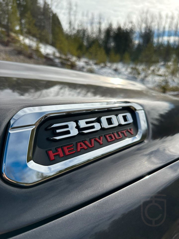 Dodge RAM 3500 CREWCAB - 6.4L HEMI V8 -