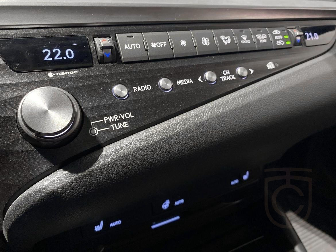 Lexus ES 300h Limited Edition