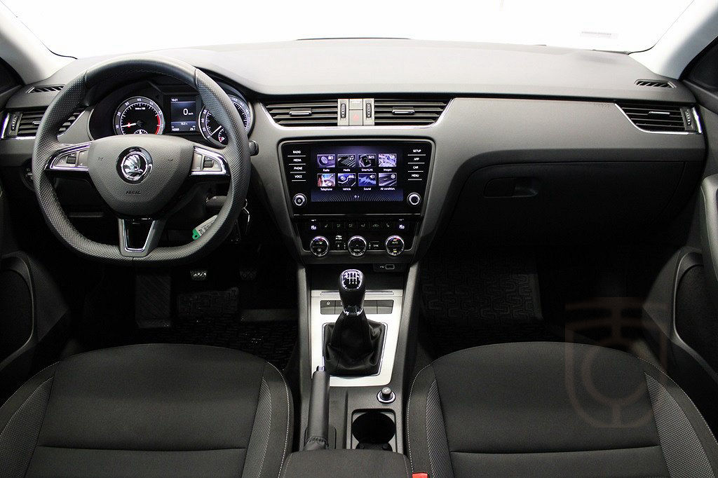 Skoda Octavia Kombi AMBITION TSI 115 HK DRAG & VÄRMARE