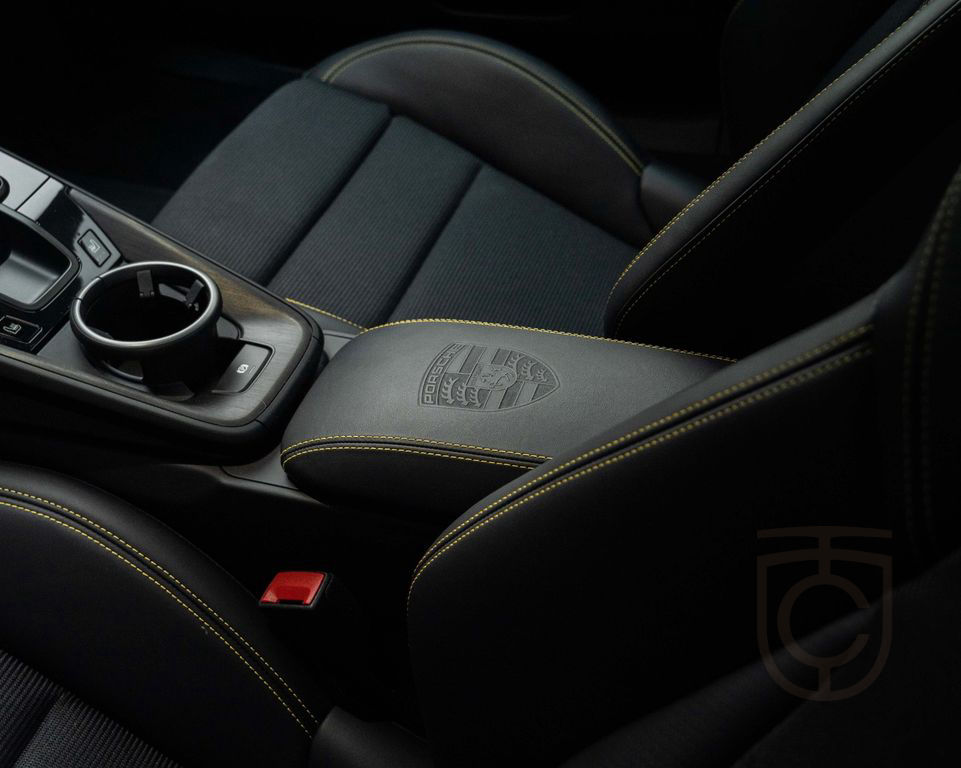Porsche 992(911) GT3 Touring*PCCB*BOSE*LIFT*PASM*VTS