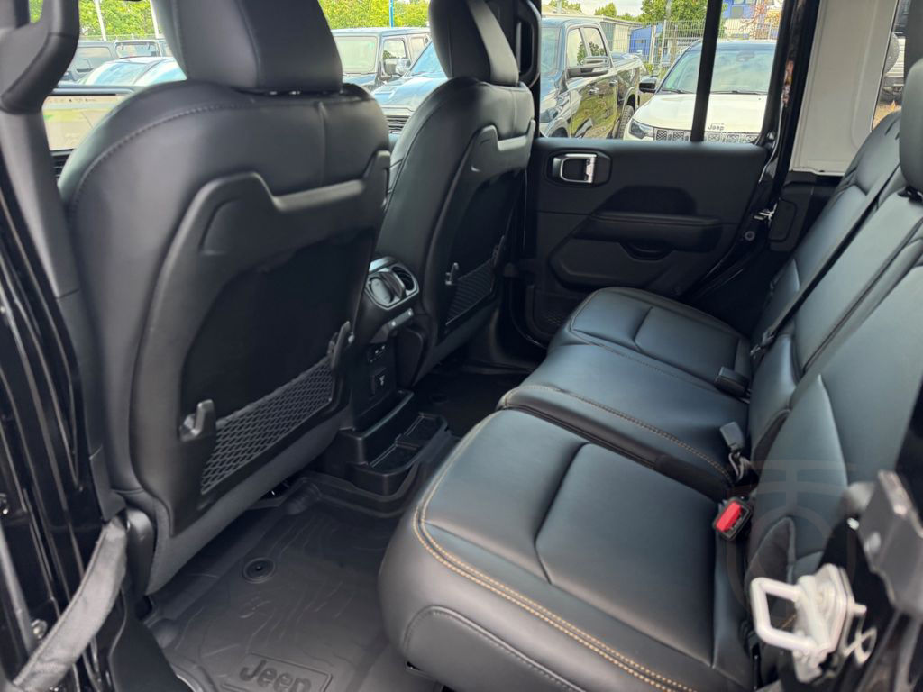 Jeep Wrangler 2.0 Unlim. Sahara Umbau Hoch + Breit SK