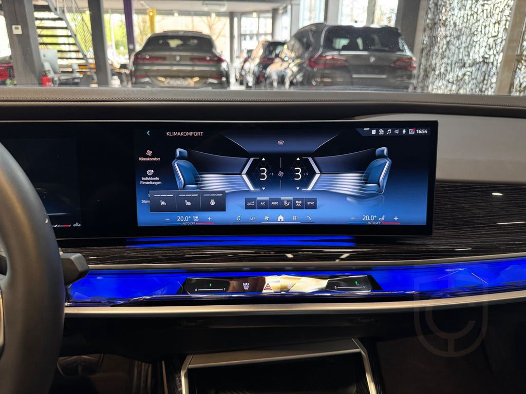 BMW 740d xDrive M Sport~PANO SKY~KAMERA 360~HEAD-UP