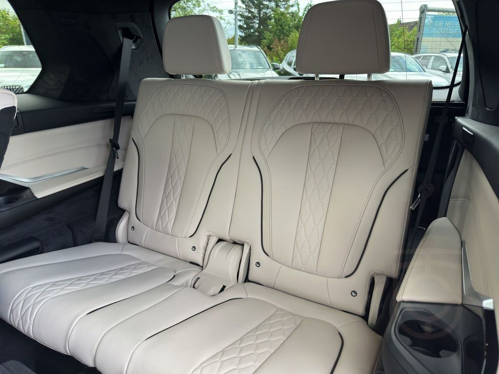 BMW X7 xDrive40d M Sportpaket Pro - UPE 129.400,00 €