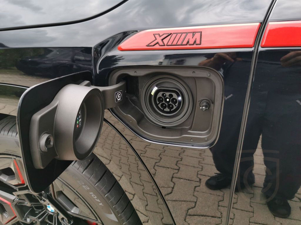 BMW XM Label Red Massage M Driver´s Package Bowers&W