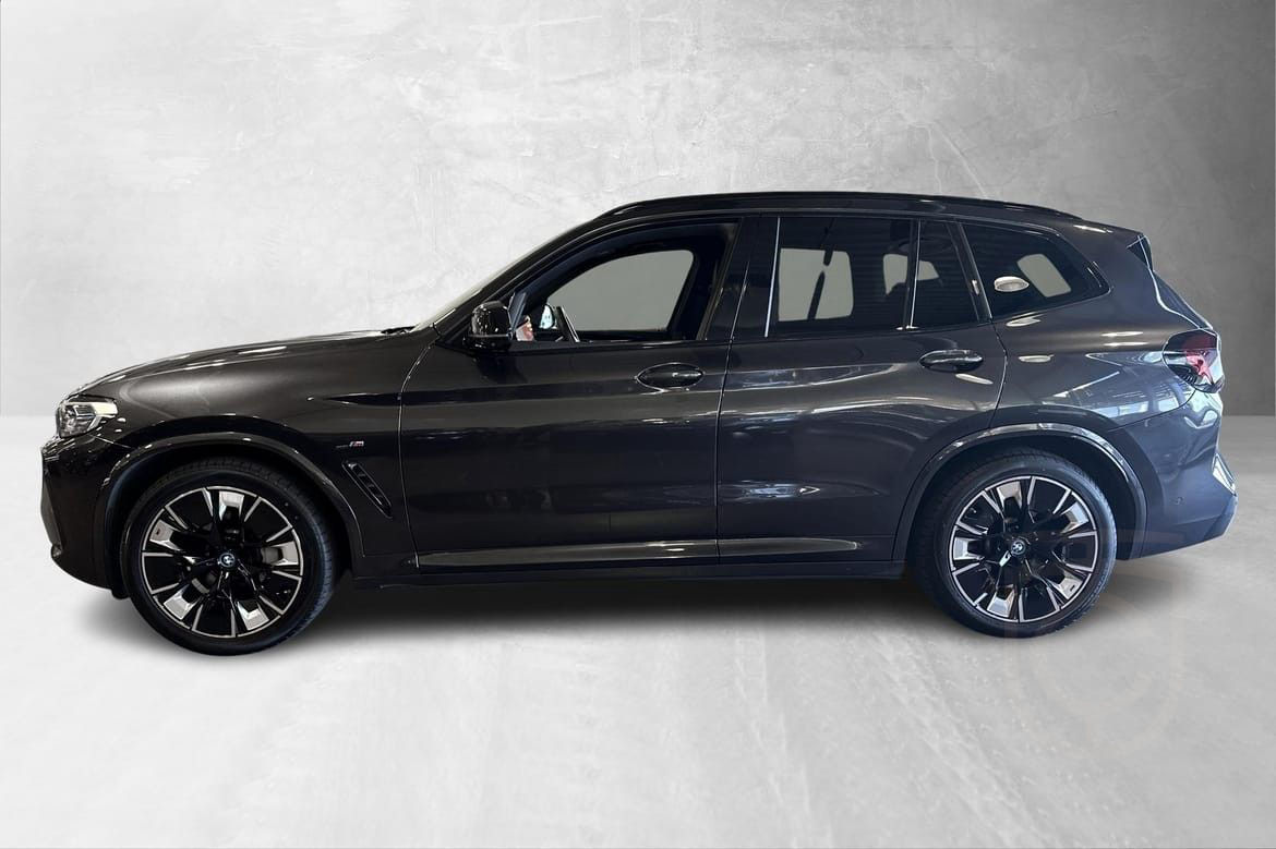 BMW iX3