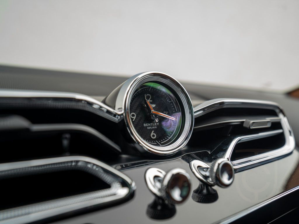 Bentley Bentayga Azure V8