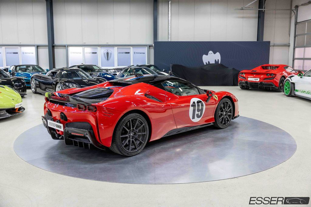 Ferrari SF90 Stradale | Hommage to 250 GTO Le Mans