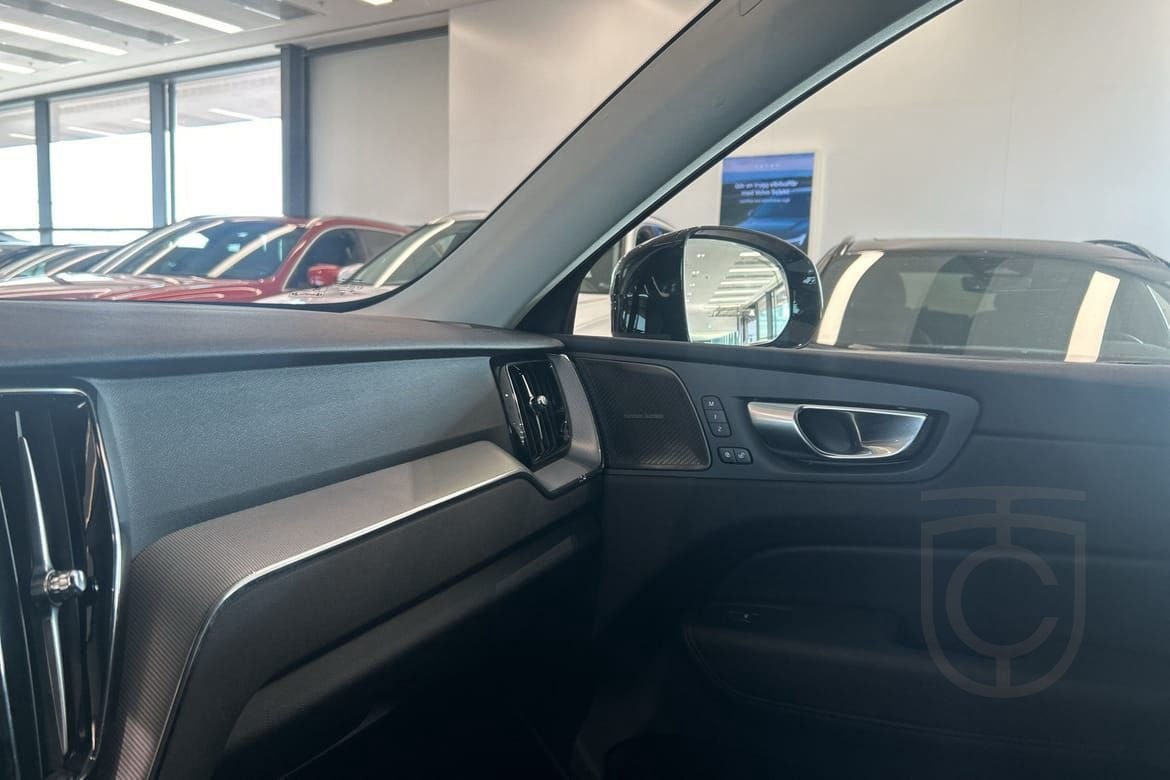 Volvo XC60 B4 AWD Diesel Plus Dark