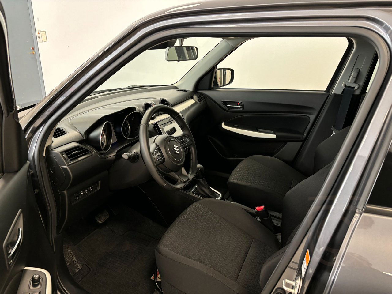 Suzuki Swift 1.2 Select Automat CVT Hybrid