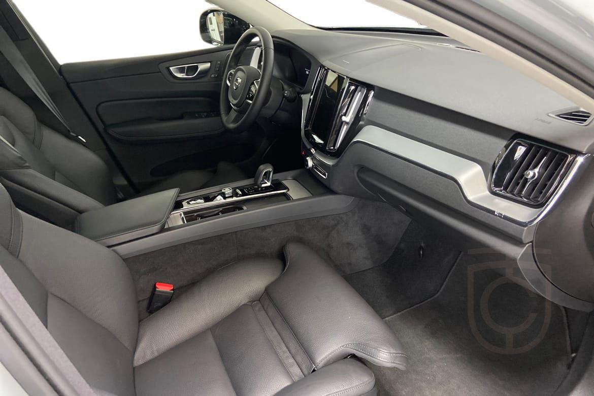 Volvo XC60 Recharge T6 II Plus Dark Edition.