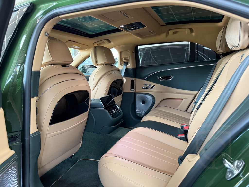 Bentley Flying Spur S V8- Carbon- B&O- Pano