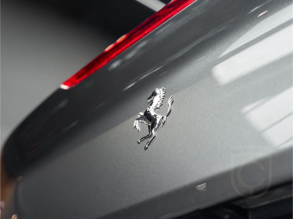 Ferrari Portofino M V8 HELE Carbon Daytona Seats 3.9 Por