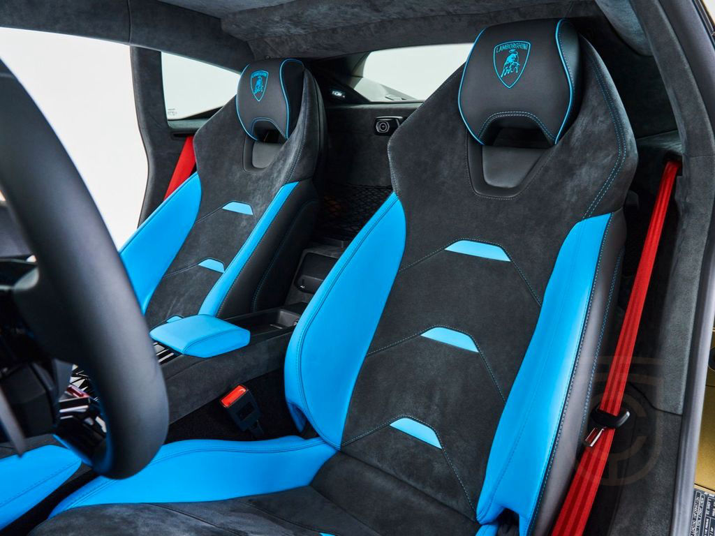 Lamborghini Huracán Tecnica °KAM°CARBON°LCD°SENSONUM°