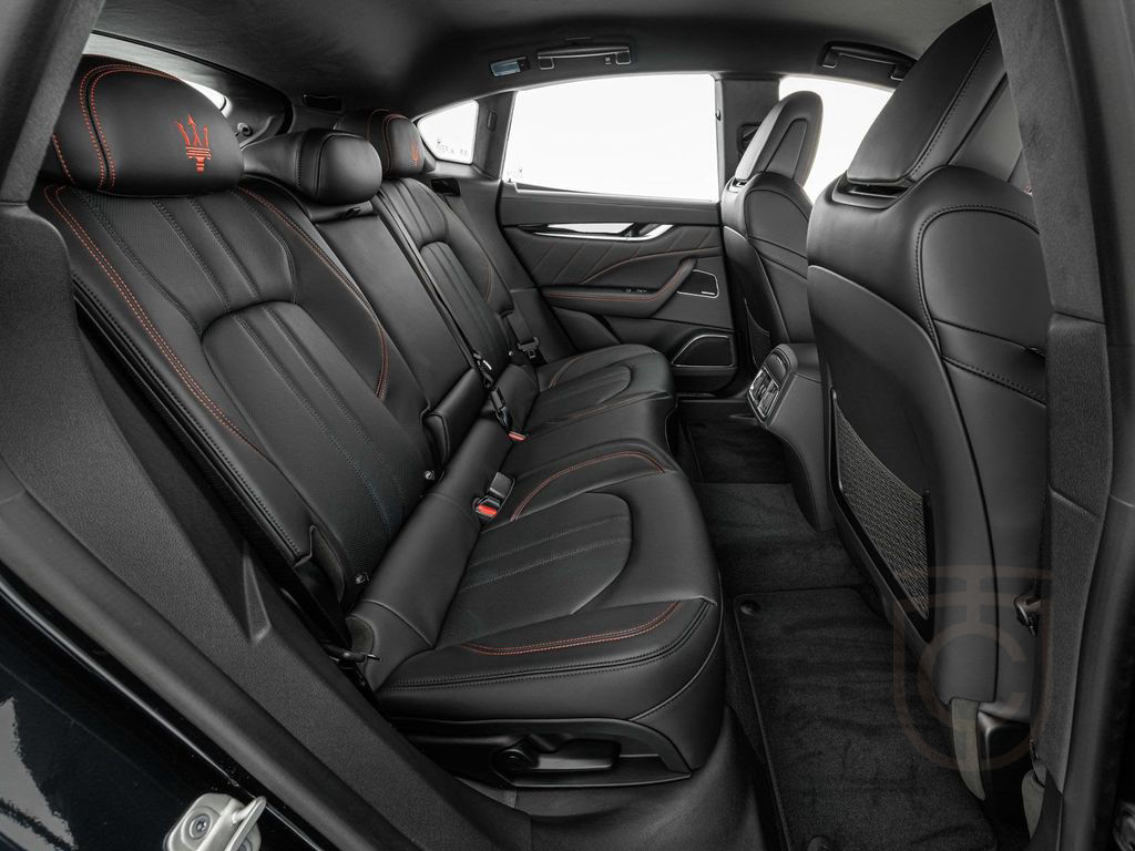 Maserati Levante Modena S ULTIMA TAGESZULASSUNG AKTION