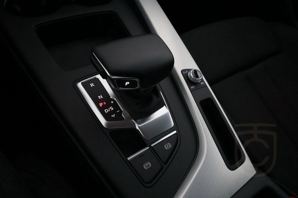 Audi A4 Sedan 40 TDI quattro