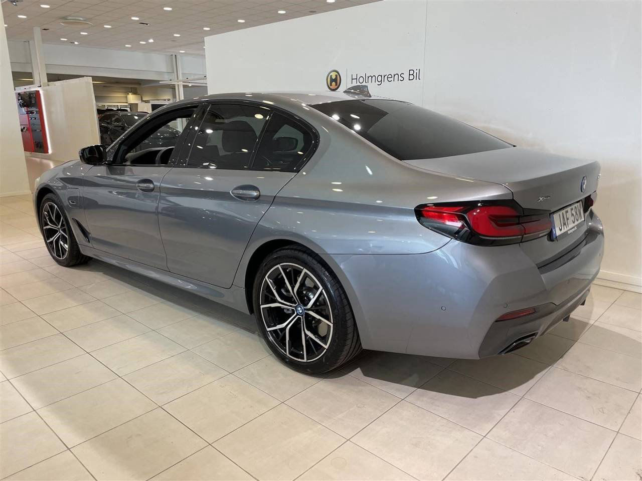 BMW 545 e xDrive Sedan M-Sport