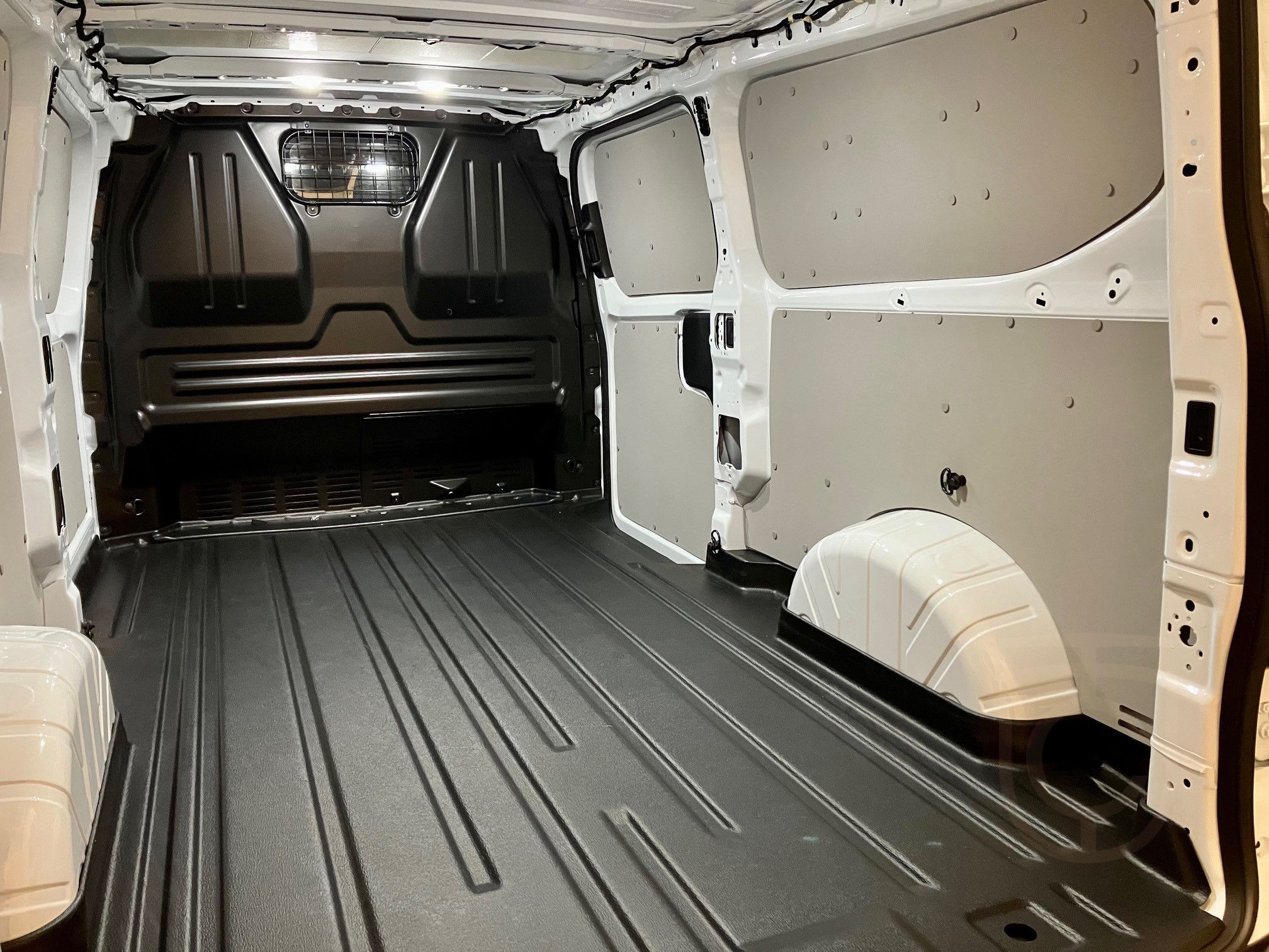 Ford E-Transit Custom 320