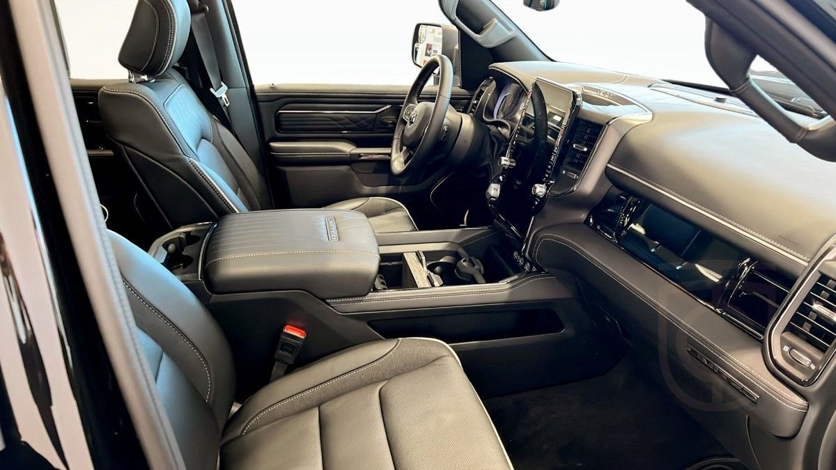 RAM 1500 Limited 4X4 NIGHT RB
