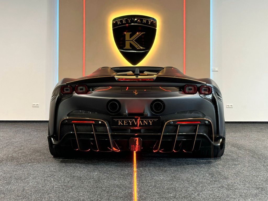 Ferrari SF90 SPIDER LIFT/CARBON/TAILORMADE/KEYVANY!