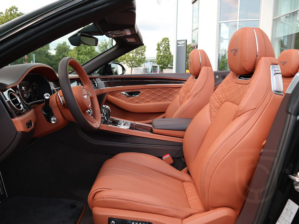 Bentley Continental GTC Black Edition *Rotating*Mulliner