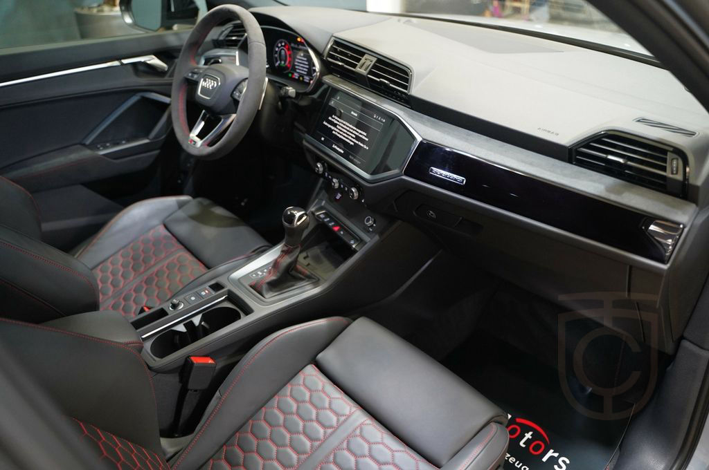 Audi RS Q3 Sportback 2.5 TFSI 280km/h*SONOS*AHK*ACC