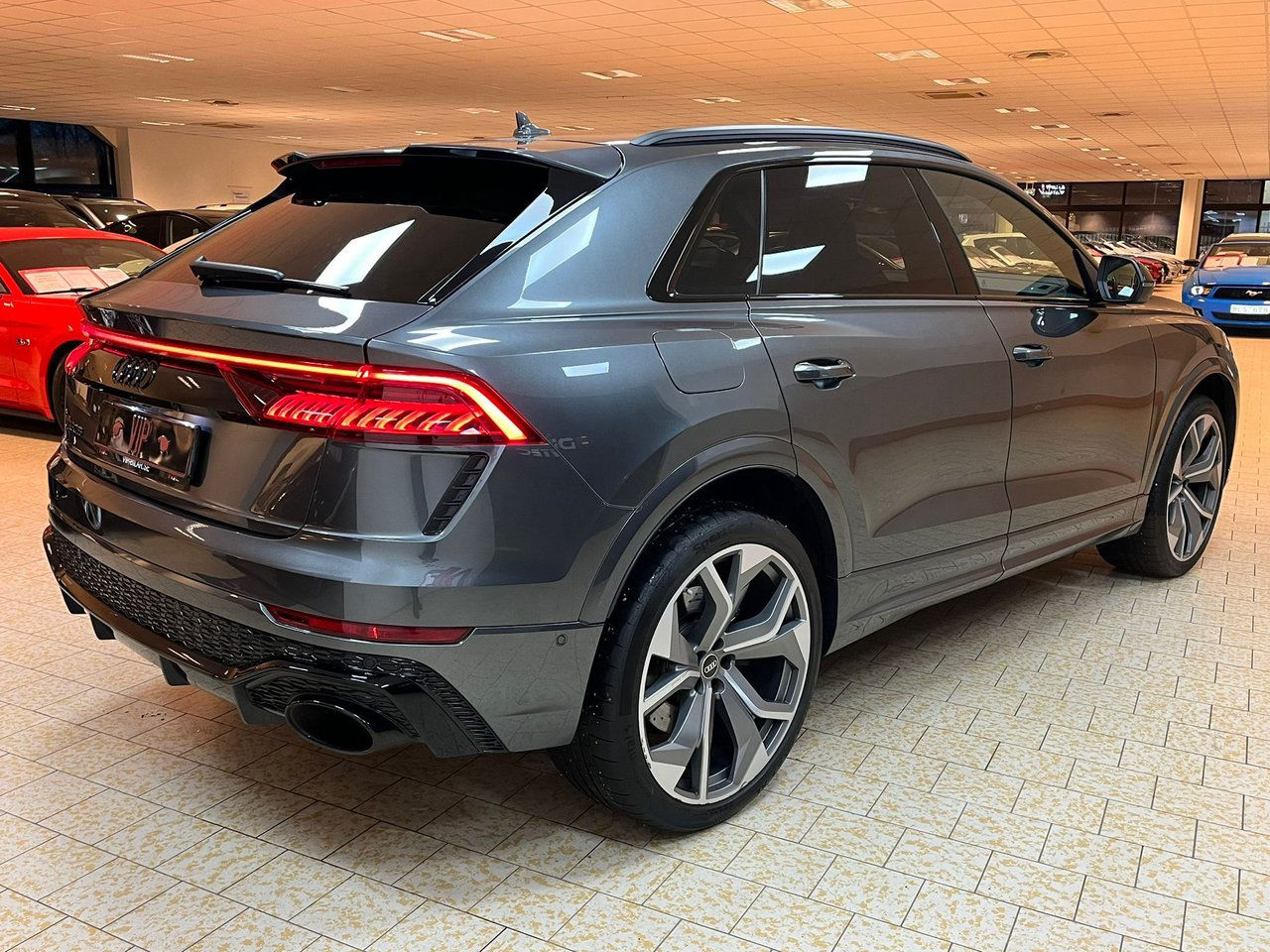 Audi RSQ8