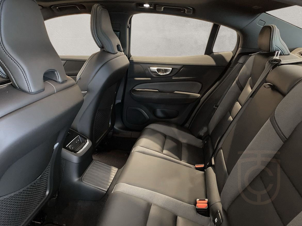 Volvo S60 Recharge T8 Ultimate Dark