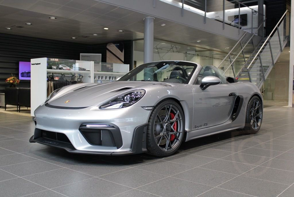 Porsche 718 Spyder RS