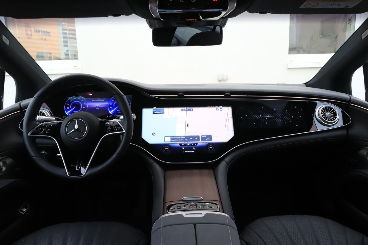 Mercedes-Benz EQS 450+ AMG Hyperscreen