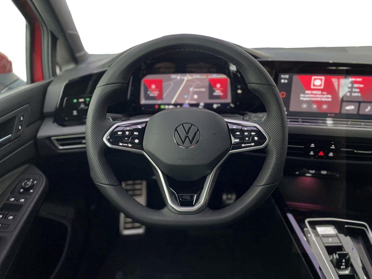 Volkswagen Golf R-Line eTSI