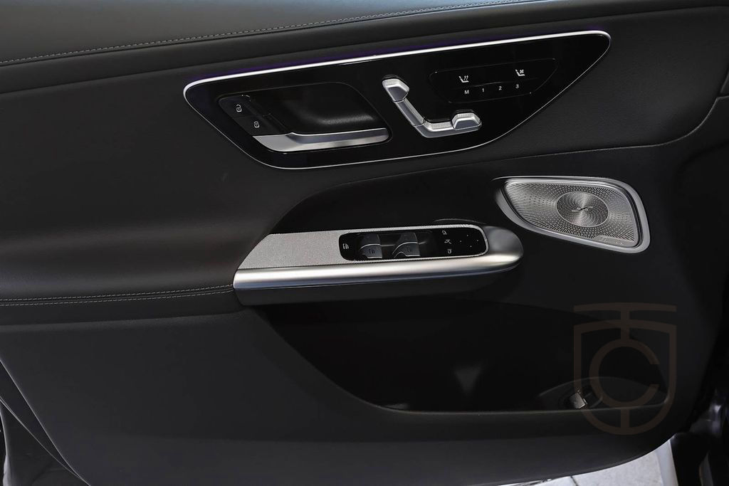 Mercedes-Benz GLC 300 d 4M AMG Standhz.+DIG-LED+Pano+AHK+Distr