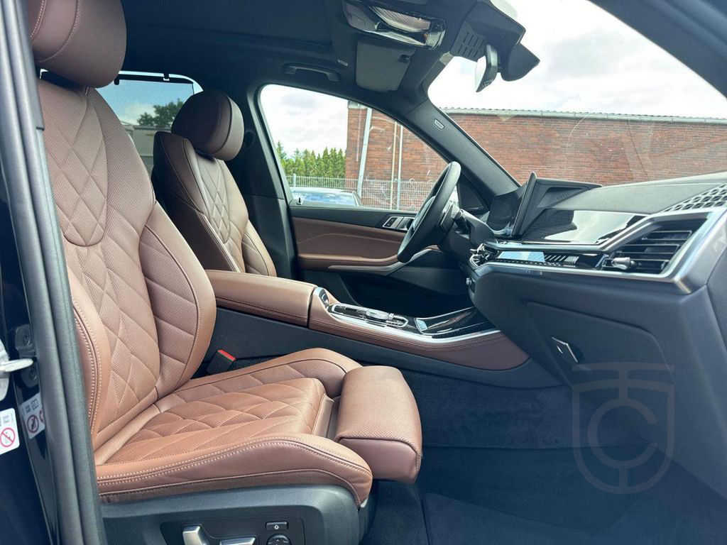 BMW X5 M60i xDrive Pano,360°,AHK,21",KEIN MIETER