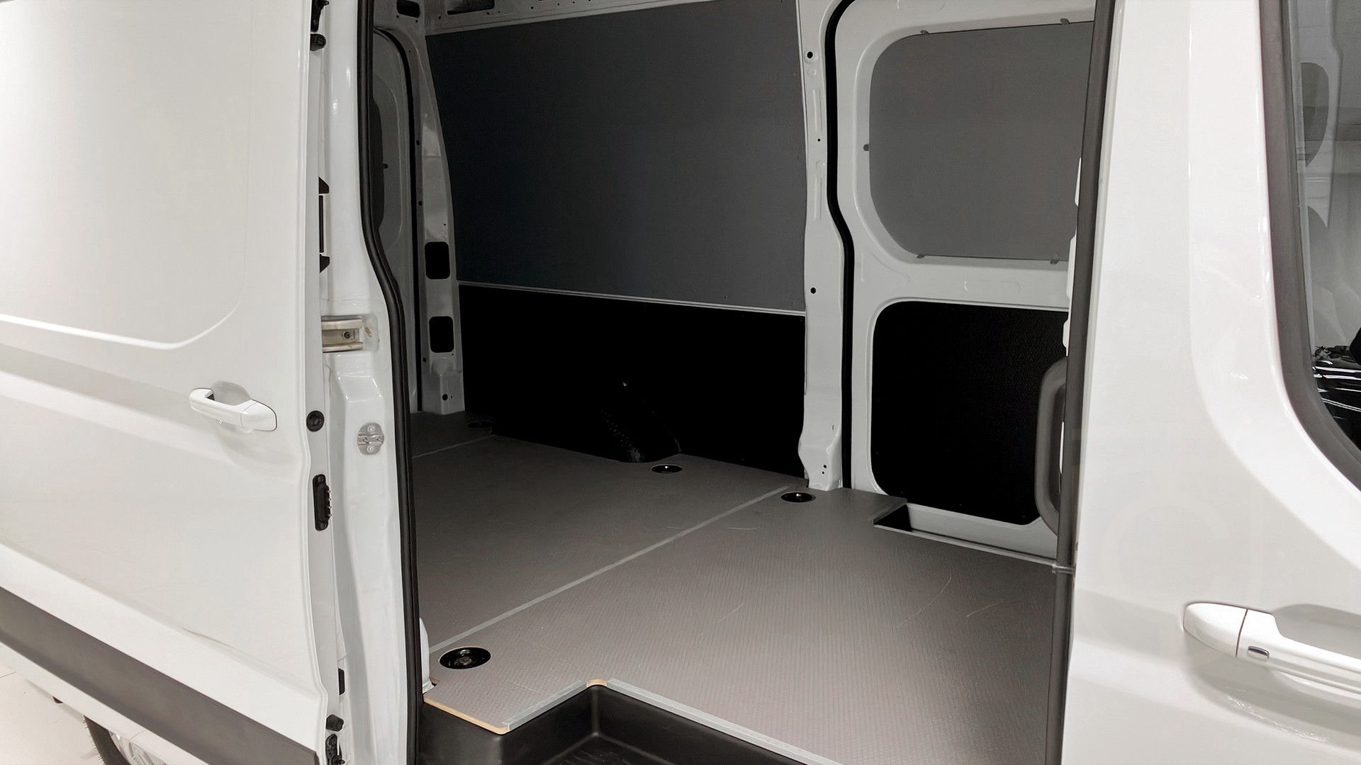 Maxus e-Deliver 9 N1