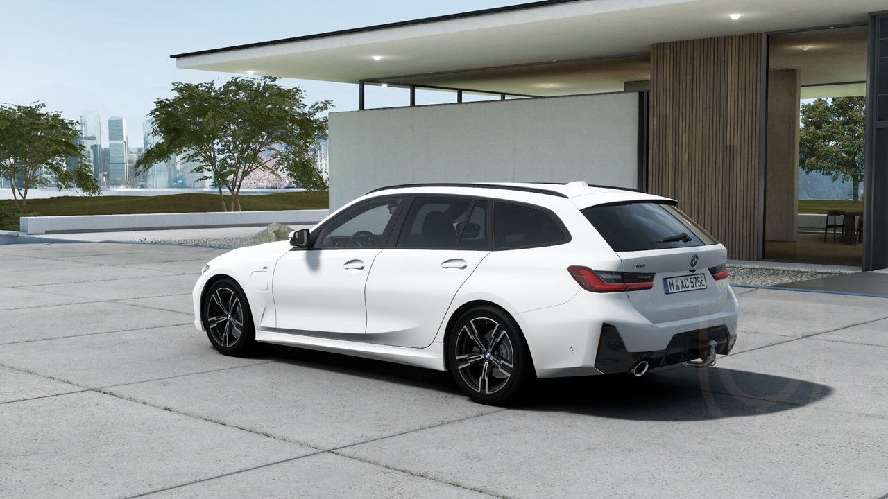 BMW 330e xDrive Touring M Sport Active Ed