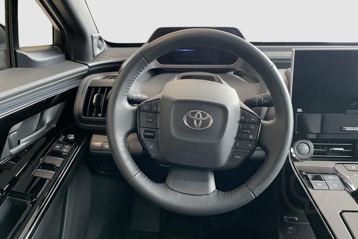 Toyota bZ4X 2WD STYLE PREMIUMPAKET PANORAMAGLASTAK BI-TONE