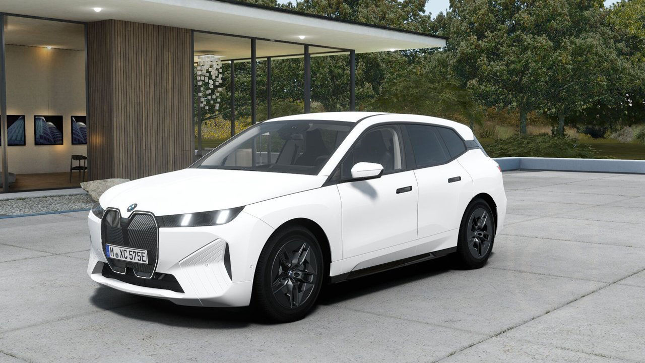 BMW iX xDrive60 Charged Edition
