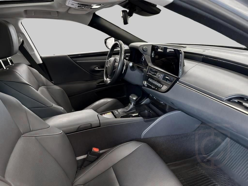 Lexus ES 300h 2.5 E-CVT Limited Edition