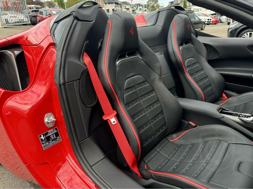 Ferrari SF90 Spider Full options Great best comfort seat