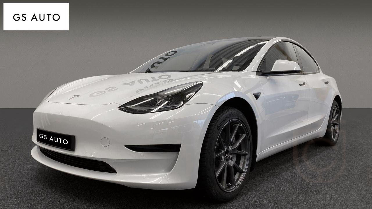 Tesla Model 3 Standard Range+ Refresh Autopilot Panorama