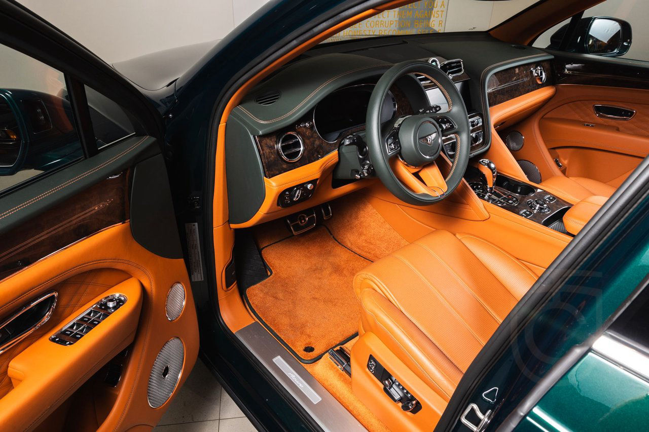Bentley Bentayga V8 EWB 4.0 V8 EWB First Edition Azure