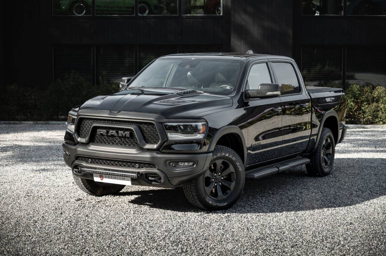 Dodge Ram 1500 Rebel Night Edition Hemi