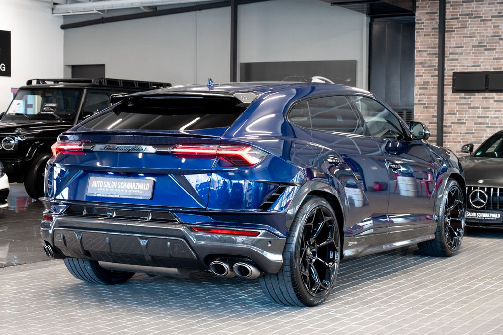 Lamborghini Urus Performante|FULL CARBON|AKRAPOVIC|B&O|VOLL