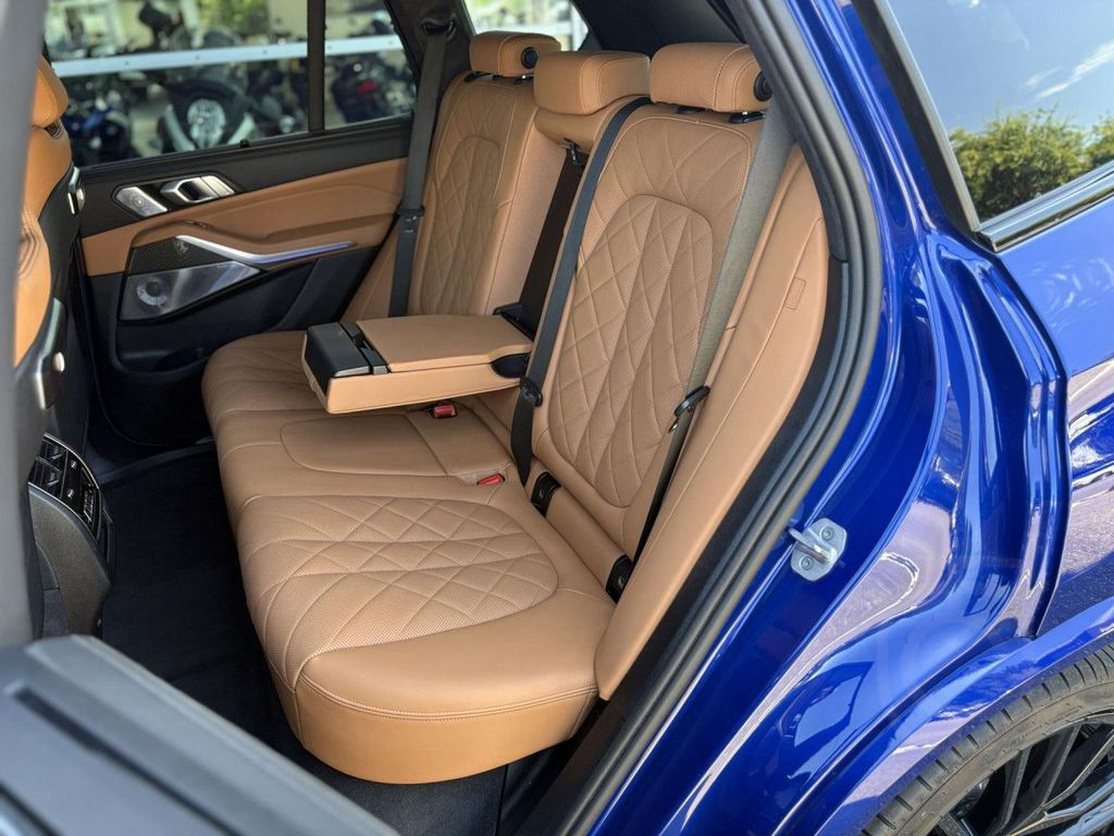 BMW X5 M60i IntAktLenk.HUD SurView Bow+Wil.Soft 22"