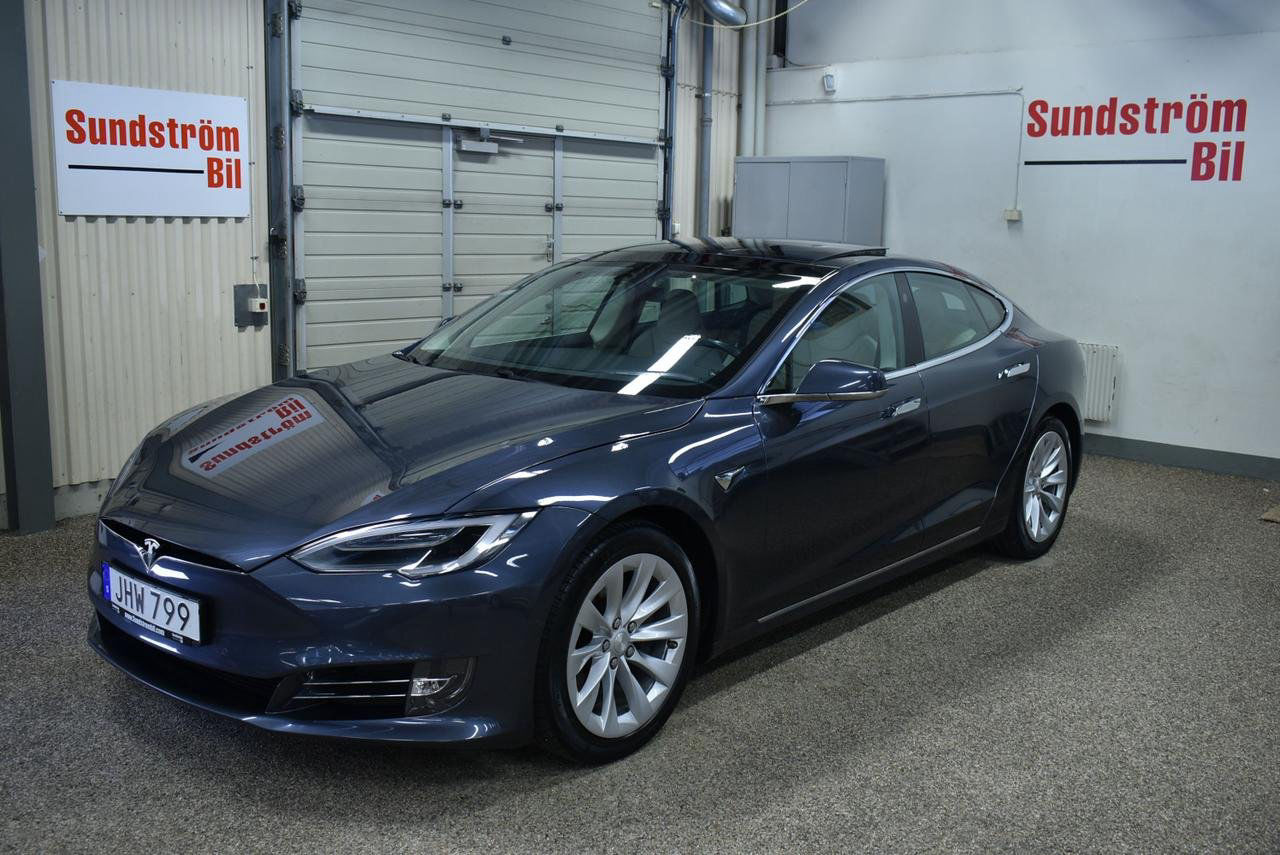 Tesla Model S 75 Panorama Cream Premium Interior