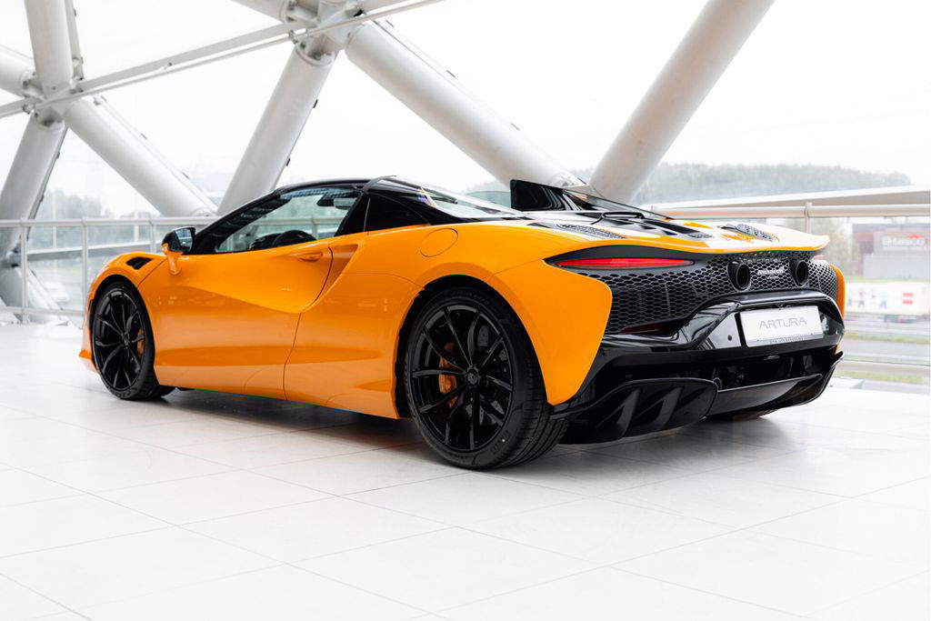 McLaren Artura Spider 3.0 V6 Plug-In | Performance | Car