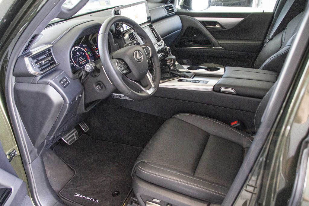 Lexus LX 600 F SPORT