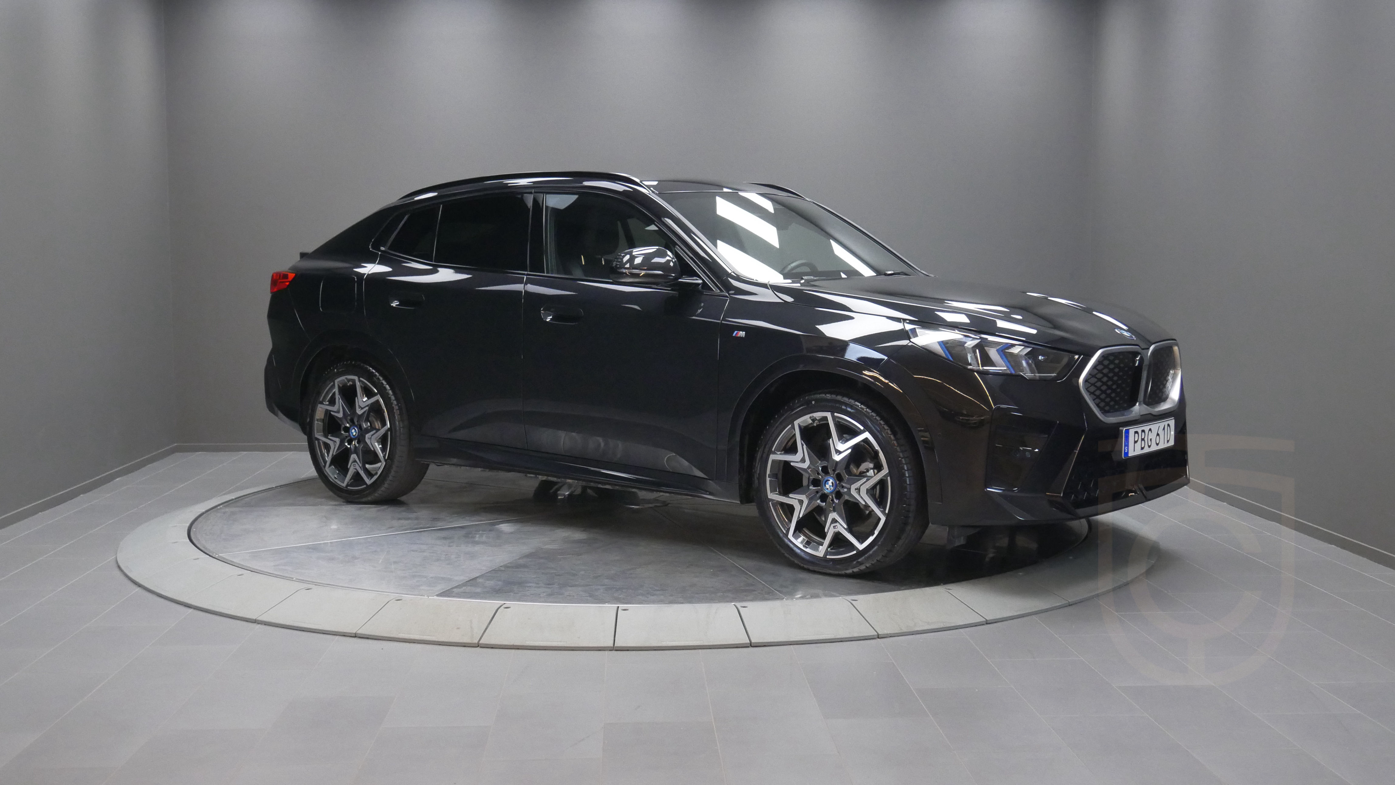 BMW iX2 xDrive30